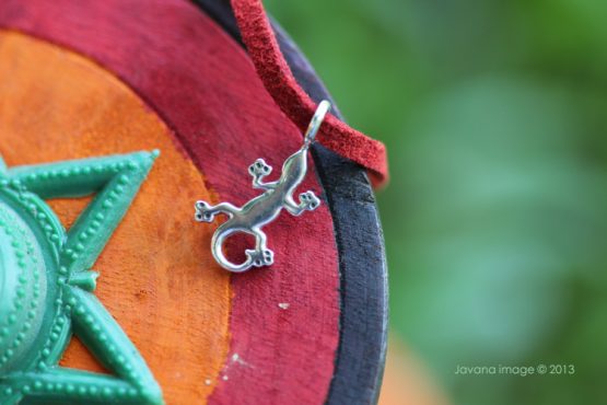 gecko pendant