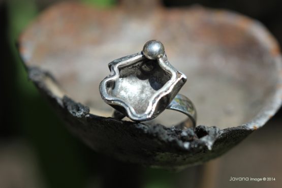 hidden pearl ring