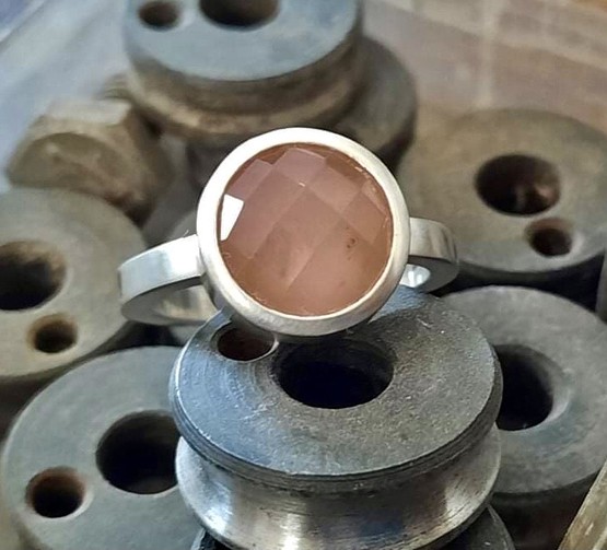 cherry quartz round ring